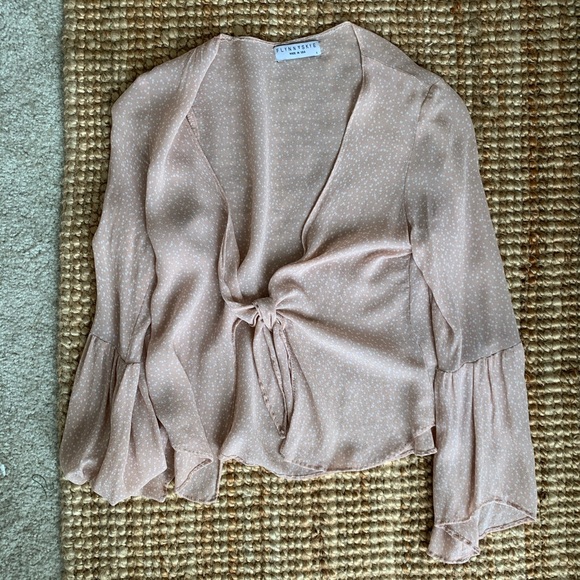 🎀SOLD🎀 Front Knot Polka Dot Blouse REVOLVE - Picture 5 of 6